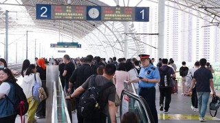 全国铁路预计今日发送1690万人次，加开旅客列车856列