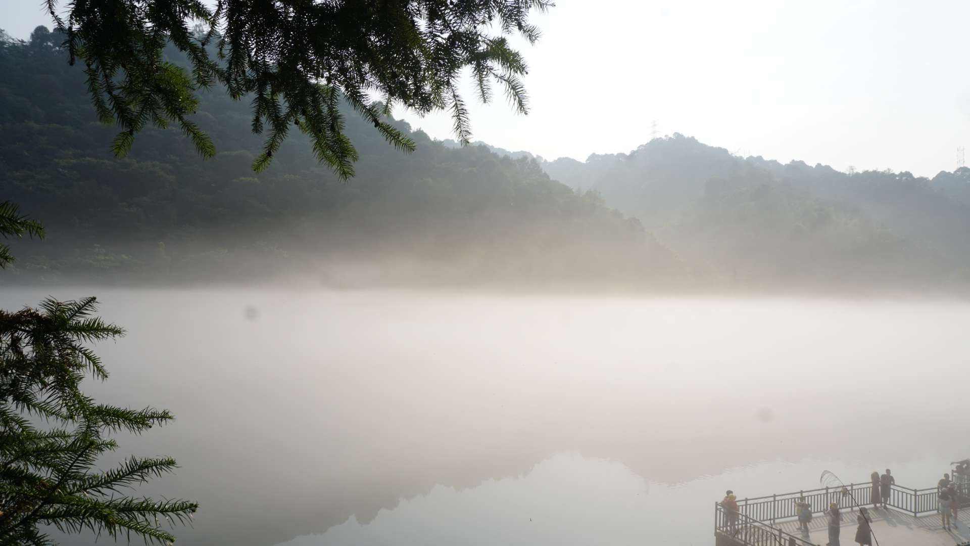 形容云雾缭绕的古诗(形容云雾缭绕的古诗词句)  第2张