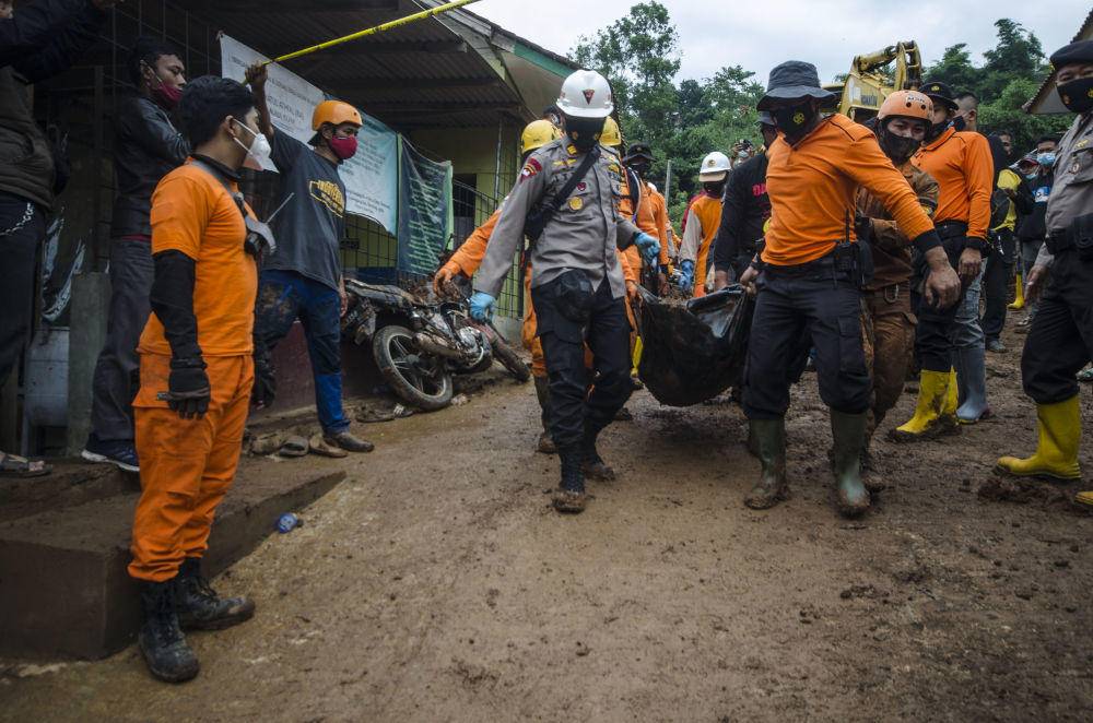 几内亚一金矿发生滑坡致8人死亡的简单介绍  第2张