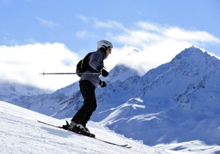 关于欧洲多地暖冬少雪滑雪场经营遇冷的信息