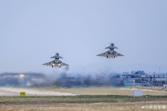 直击！南部战区空军航空兵“空战”演练现场  第1张