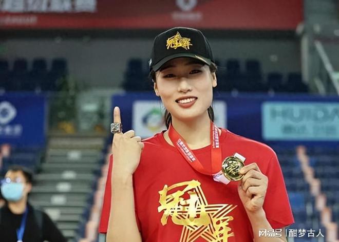 丁霞因为啥打朱婷(丁霞为什么只给朱婷传球)  第1张